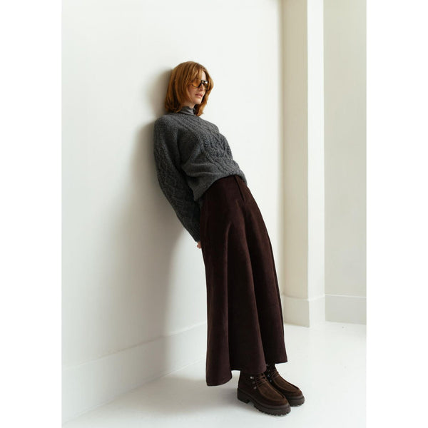 How to Choose a Long Skirt as a Thoughtful Gift — Size & Style Tips